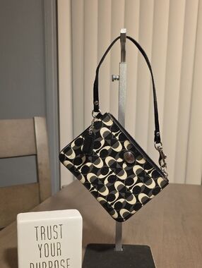 Coach Black and Cream Signature Wristlet